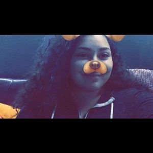 Meet your Posher, Alexis